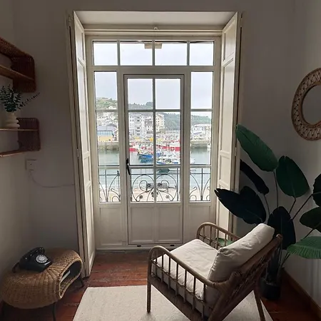 El Balcon Del Muelle De Luarca